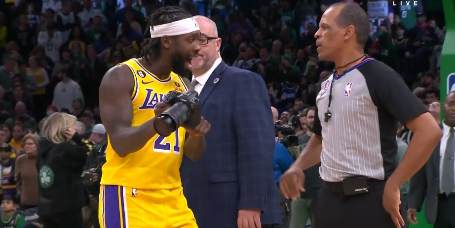  名場(chǎng)面！貝弗利：詹姆斯得不到哨子 還記得我拿相機(jī)找裁判嗎