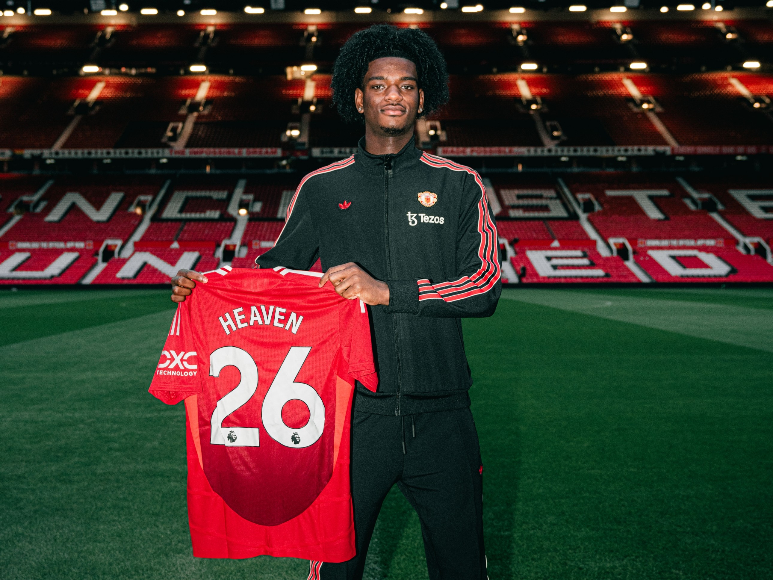  18歲后衛(wèi)海文替補登場迎來曼聯(lián)首秀，冬窗150萬鎊從阿森納引進