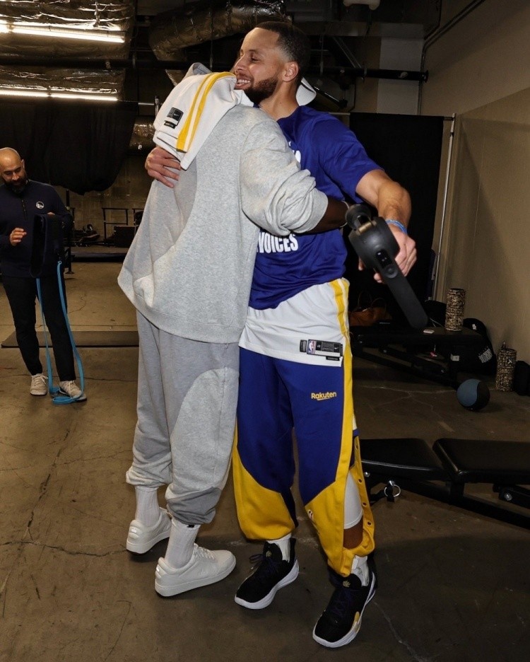  期待后續(xù)表現(xiàn)！庫里：巴特勒的到來讓球隊(duì)煥發(fā)了活力