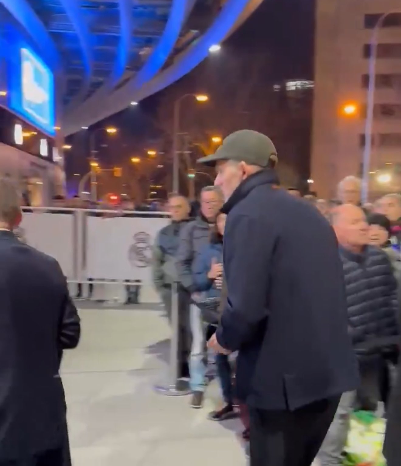  焦點(diǎn)大戰(zhàn)！圖赫爾和斯卡洛尼現(xiàn)身伯納烏，前來(lái)觀戰(zhàn)馬德里德比