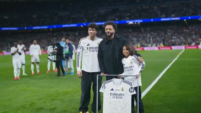  致敬傳奇！皇馬為馬塞洛舉行告別儀式，全隊(duì)和球迷送上掌聲