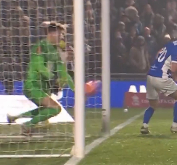  100%過門線了嗎?昨夜足總杯現(xiàn)門線懸案，無VAR&主裁判定進球有效