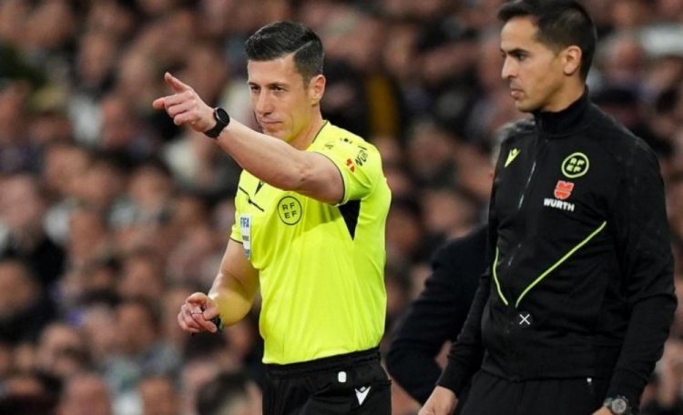  世體：裁判機(jī)構(gòu)認(rèn)為瓊阿梅尼對(duì)利諾踩踏犯規(guī)，主裁判罰點(diǎn)球準(zhǔn)確