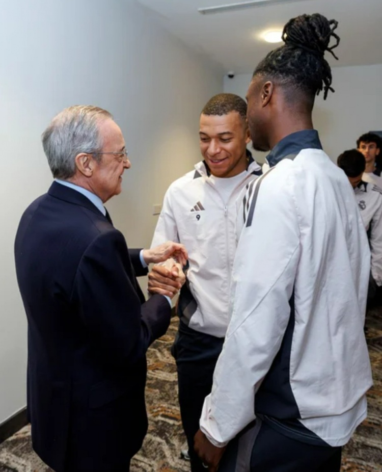  皇馬官方：弗洛倫蒂諾已抵達曼徹斯特，將現(xiàn)場觀戰(zhàn)皇馬vs曼城