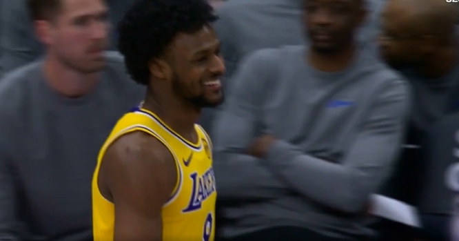  比賽最后7分半 湖人落后22分 雷迪克換上布朗尼！