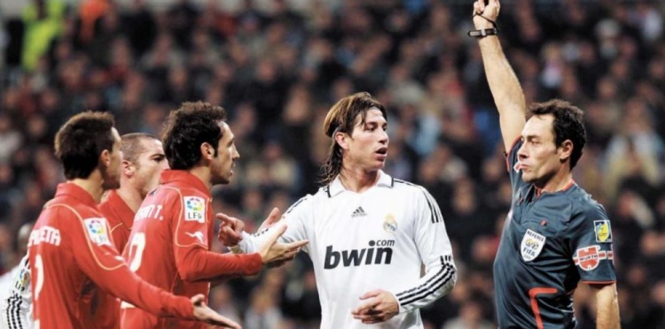  世體：奧薩蘇納09年VS皇馬也遭遇誤判，兩次點(diǎn)球未判+球員被罰下