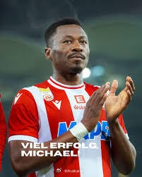  喀麥隆籍球員邁克爾-舍庫(kù)瓦轉(zhuǎn)會(huì)梅州客家，今年28歲、司職前鋒