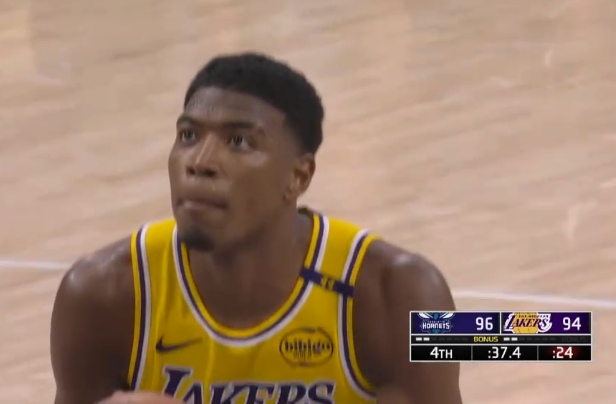  37秒落后兩分！八村塁籃下被犯規(guī)兩罰不中 回頭鮑爾打進(jìn)領(lǐng)先4分