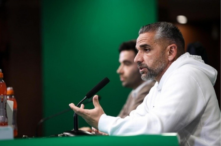  葡體主帥：球隊(duì)近5年習(xí)慣了3-5-2陣型，改踢5后衛(wèi)他們不適應(yīng)