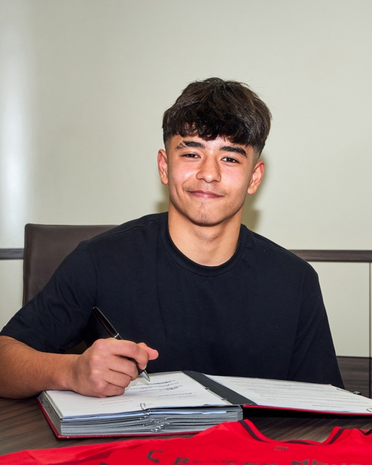  官方：拜仁和16歲中場(chǎng)梅孔簽約至2027年，球員將為U17效力