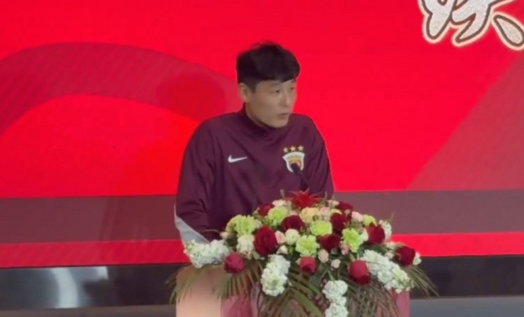  滬媒：遭遇三連敗開(kāi)局，上賽季雙冠王海港未盲目喊出“爭(zhēng)冠”口號(hào)