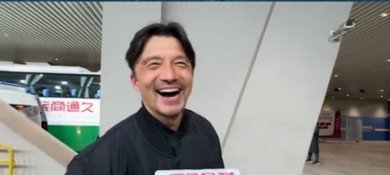  帶孩子和帶球隊(duì)哪個(gè)更累？謝暉笑言：都累，但帶孩子更累