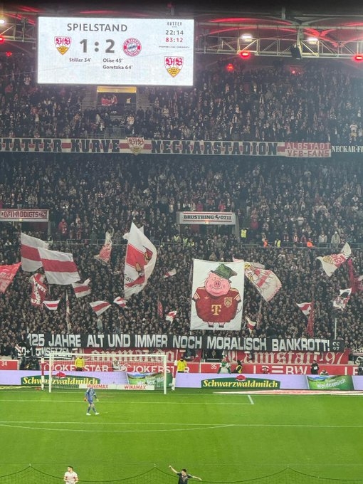  斯圖加特球迷打橫幅嘲諷拜仁：125歲了，道德仍然淪喪