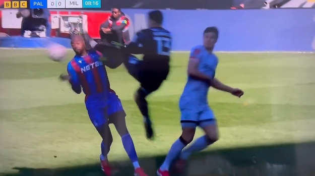  殺人足球致對(duì)手縫了幾十針！英足總尋求加重對(duì)米爾沃爾門(mén)將的處罰