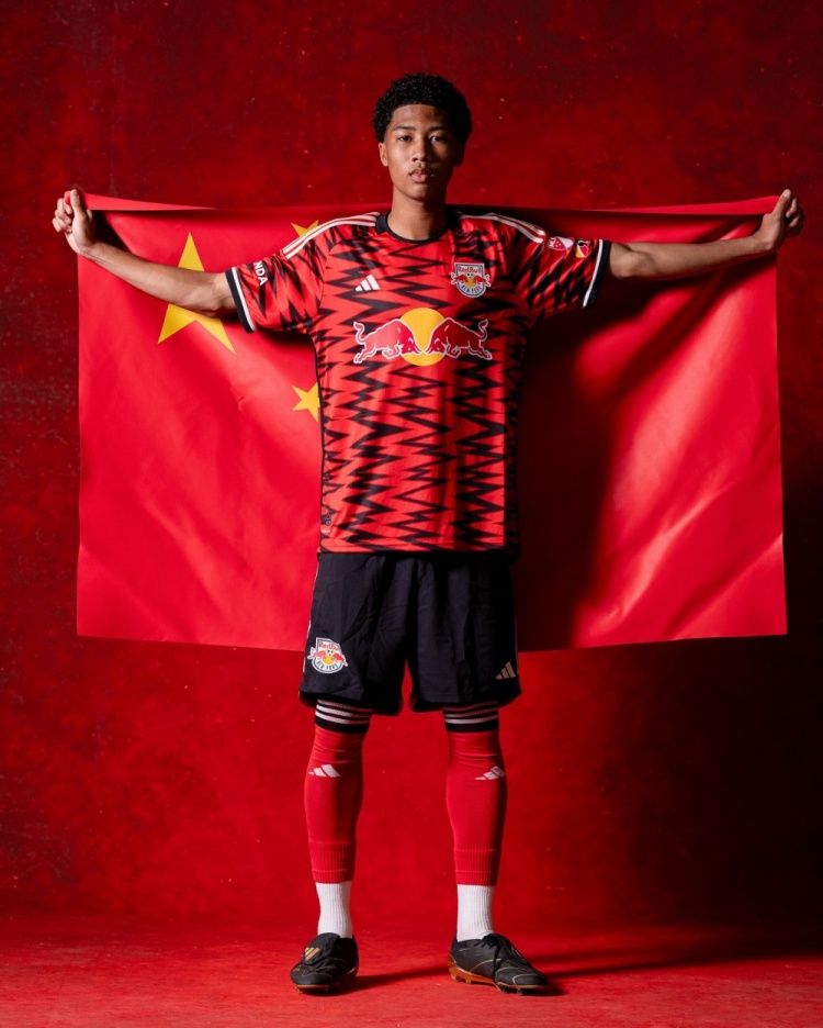  博主：雷震宇對(duì)中國(guó)血統(tǒng)很認(rèn)同，母親支持其以后代表中國(guó)隊(duì)出戰(zhàn)