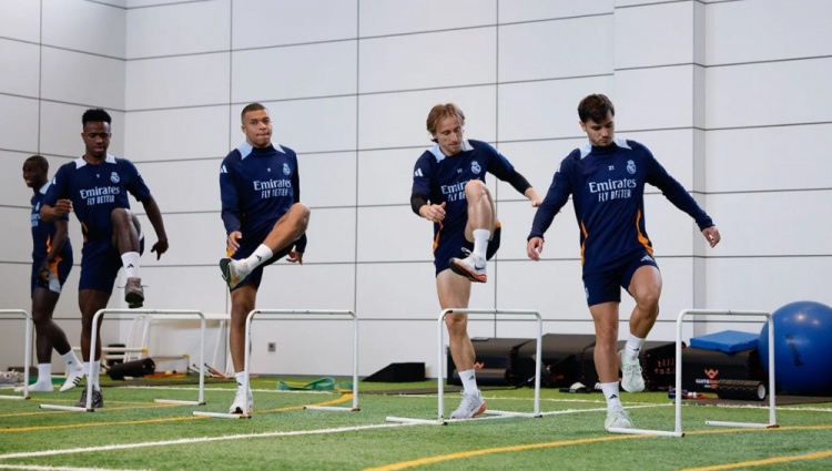  皇馬今日訓練情況：巴爾韋德&巴列霍單獨訓練，塞巴略斯繼續(xù)恢復