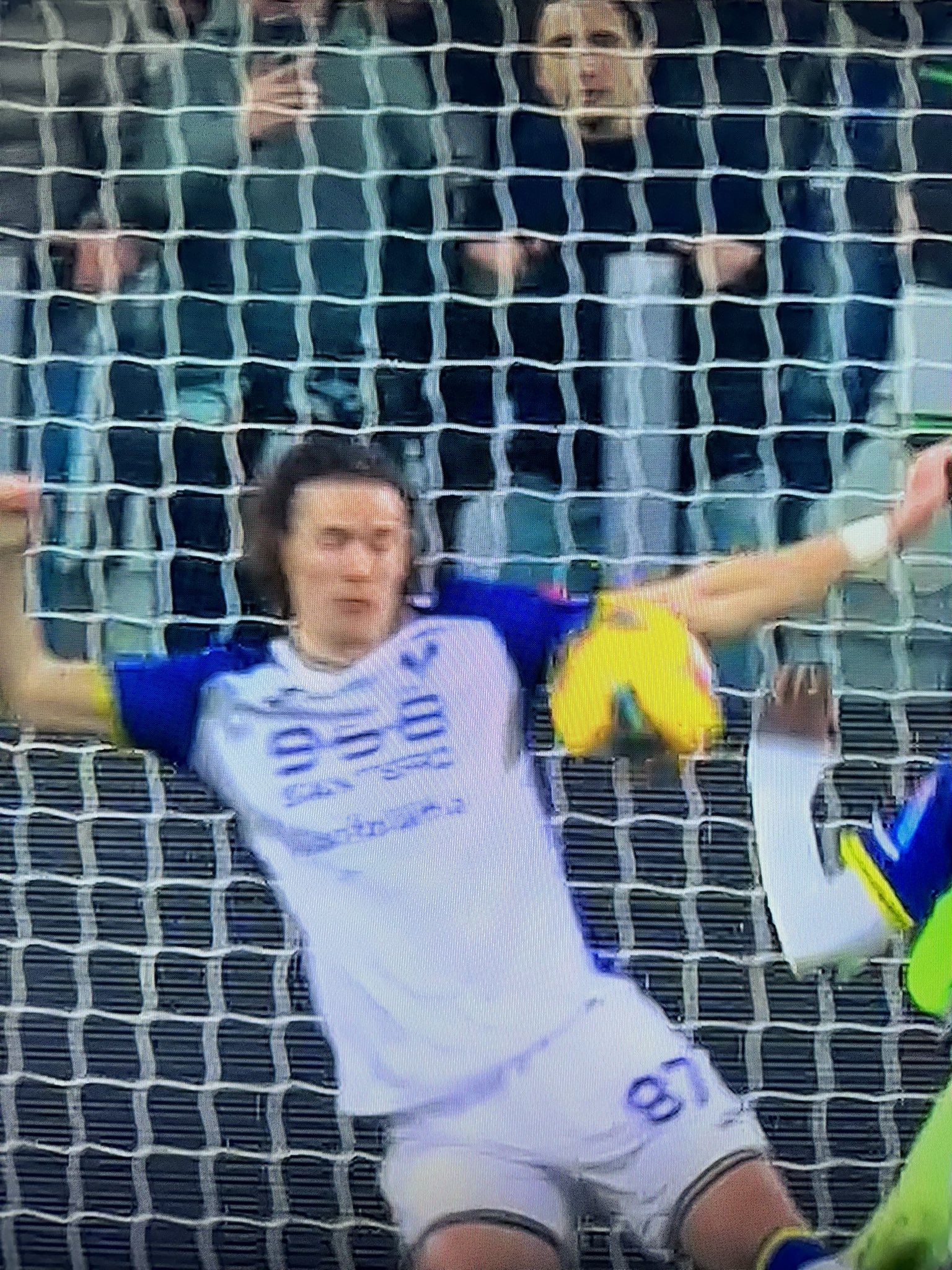  前裁判：維羅納后衛(wèi)手臂阻擋洛卡特利的射門，一般情況都會吹點球