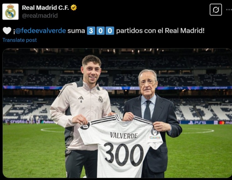  達(dá)成皇馬生涯300場(chǎng)里程碑，巴爾韋德獲紀(jì)念球衣&與弗洛倫蒂諾合影