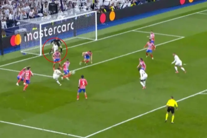  分析師：維尼修斯越位阻擋奧布拉克視線(xiàn)，迪亞斯進(jìn)球應(yīng)該被判無(wú)效