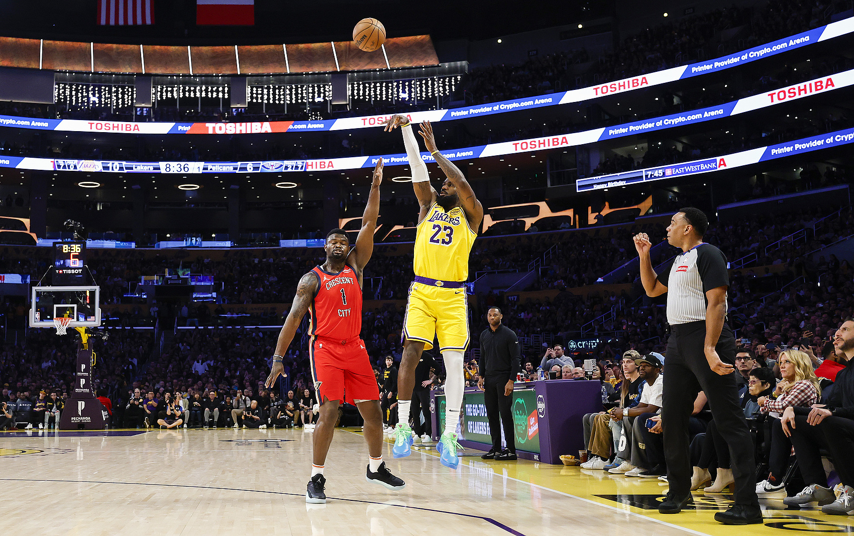  輕輕松松！詹姆斯33分鐘18中10&五三分&罰球9中9砍34+8+6+2帽