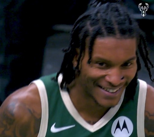  有丶東西！小凱文-波特加盟雄鹿前10場內(nèi)便攬下三雙 隊史首人！