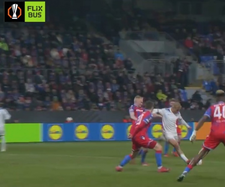  官方：伊薩克森為拉齊奧內(nèi)切打進(jìn)絕殺，當(dāng)選歐聯(lián)杯今日最佳進(jìn)球