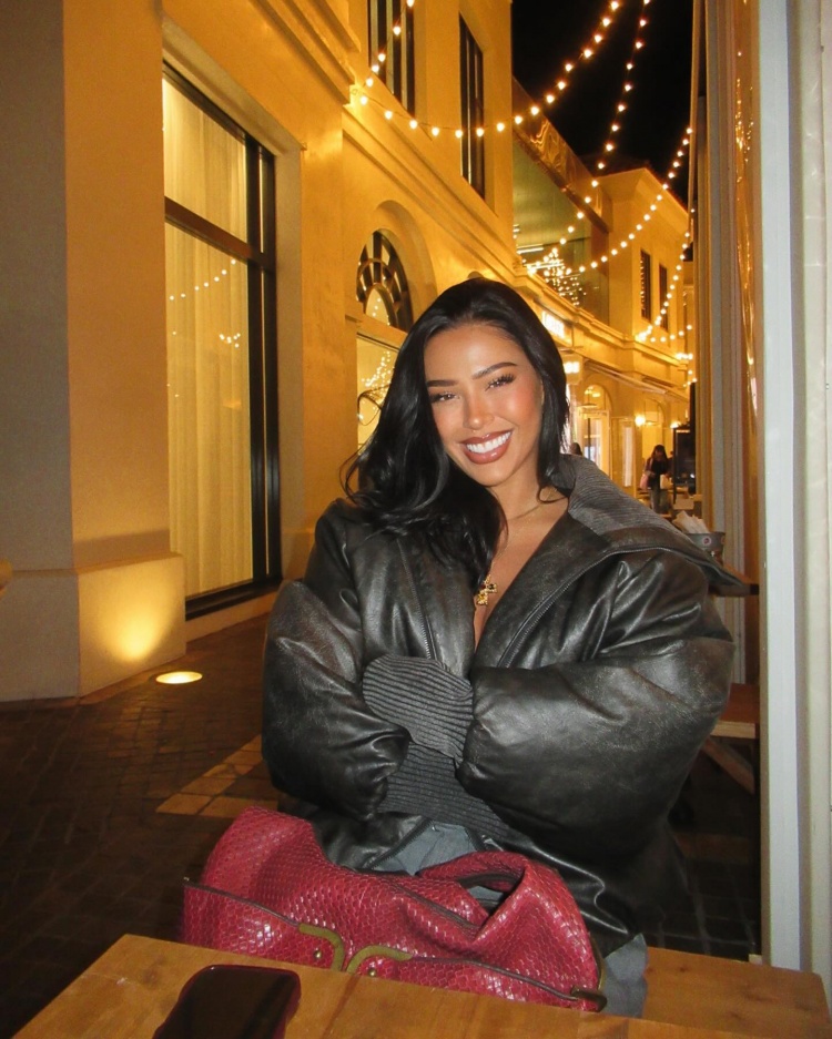  貝林女朋友：過(guò)去8年我談了3個(gè)男友，人們對(duì)我造了太多謠