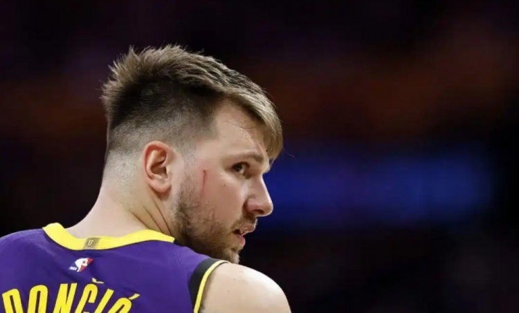  湖人該怎么續(xù)約東契奇？ 他的利益最大化如何體現(xiàn)？