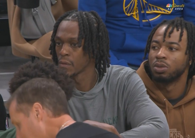  好久不見！隆多梳著臟臟辮 在雄鹿替補(bǔ)席觀戰(zhàn)比賽