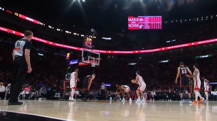  太差勁了！申京再造殺傷但是繼續(xù)兩罰不中 罰球已4中0