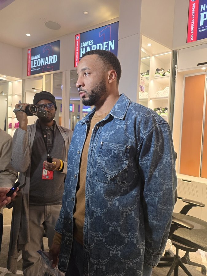  鮑威爾：勝利離我們不遠(yuǎn) 有時(shí)候你會(huì)命中投籃&得到哨子但有時(shí)不會(huì)