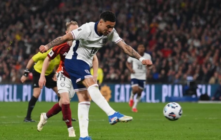  摩根-羅杰斯：對(duì)我今天沒(méi)能進(jìn)球有點(diǎn)失望，圖赫爾人很隨和