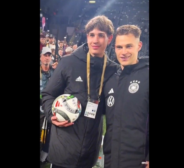  助基米?？彀l(fā)角球球童：我的社媒炸了！多特vs巴薩將再次擔(dān)任球童