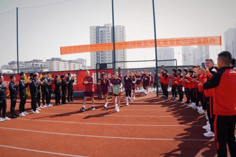  中國女足借用重慶銅梁龍足球訓練基地，開展為期一周的封閉集訓