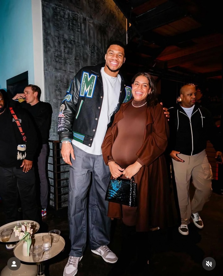  字母哥：我妻子馬上就要生四胎了 她是本賽季的MVP