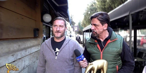  托蒂因前往俄羅斯被頒發(fā)金貘獎！稱只是去參與足球活動并未涉政