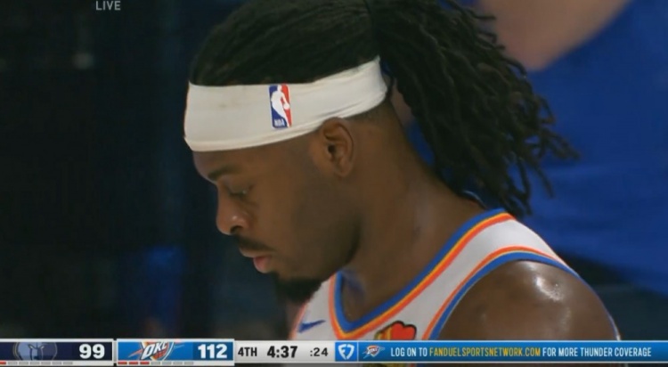  突然崩了！多特?fù)寯嘀GA輕松反擊上籃！雷霆轟15-0打?；倚埽? class=