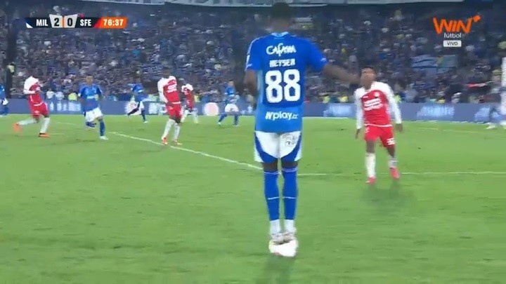  太陽(yáng)報(bào)：切爾西考察哥倫比亞19歲“刺頭”天才，雙腳踩球引發(fā)沖突