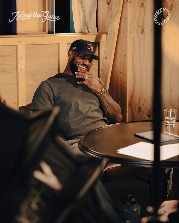  Windhorst：詹姆斯認(rèn)為球迷想看純粹關(guān)于籃球的播客是大錯(cuò)特錯(cuò)