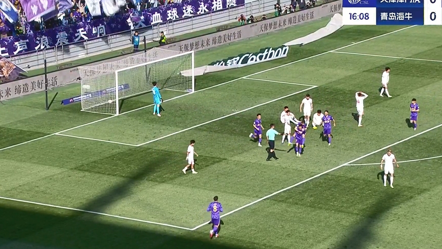  第16分鐘，基萊斯禁區(qū)內回做，羅斯推射破門，津門虎1-0海牛