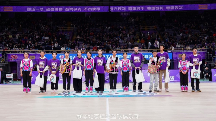  矣進(jìn)宏從滇中山坳到首都球場(chǎng) 為家鄉(xiāng)孩子們推開(kāi)一扇眺望世界的窗