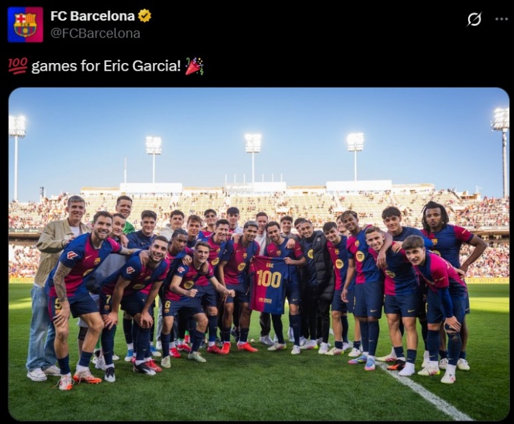  埃里克-加西亞迎巴薩百場里程碑，獲贈(zèng)紀(jì)念球衣&與全隊(duì)合影留念