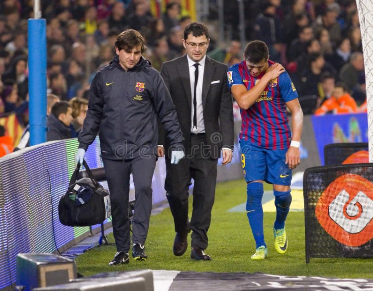  世體：巴薩俱樂部多人周一去到殯儀館，向已故隊醫(yī)家人表示慰問