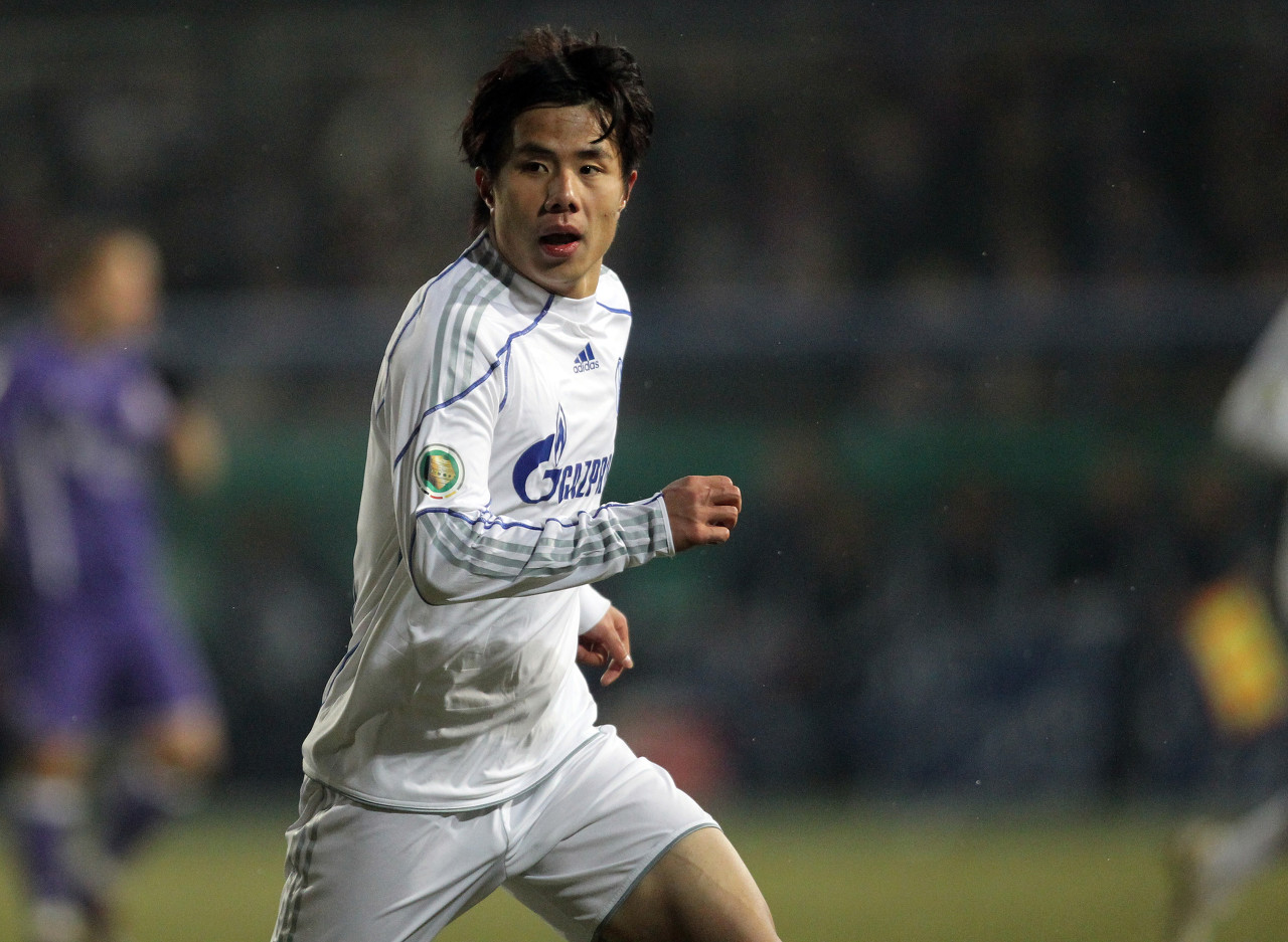  蒿俊閔今天迎來(lái)38歲生日，曾留洋沙爾克04并在歐冠有過(guò)出場(chǎng)