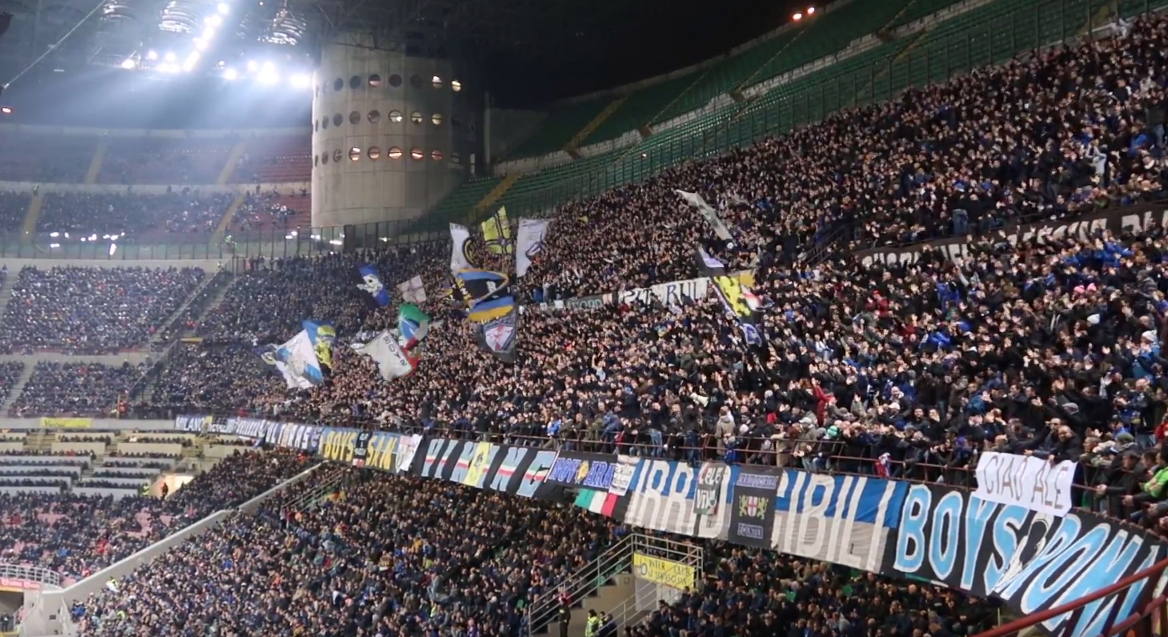  國(guó)米主場(chǎng)上座55356人，球迷在比賽前20分鐘保持沉默抗議票價(jià)過高