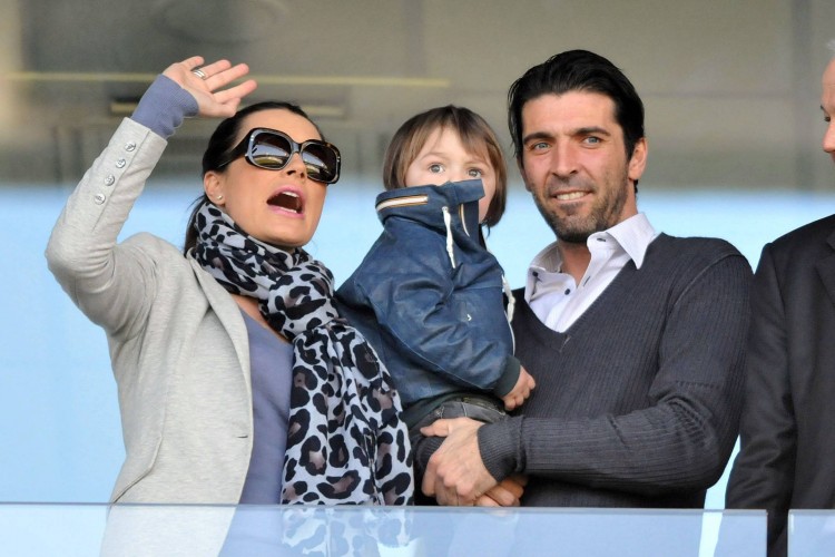  兒子入選捷克U18隊！布馮和前妻塞雷多娃都表態(tài)支持兒子的選擇