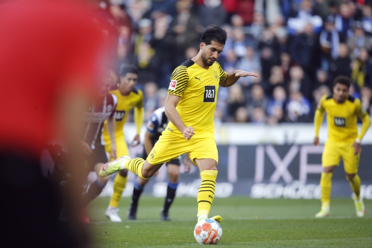  圖片報(bào)：不滿科貝爾傳球失誤，輸斯圖一戰(zhàn)中埃姆雷-詹曾對(duì)其發(fā)火