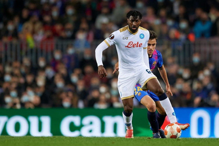  羅馬諾：安古伊薩續(xù)約談判陷入停滯，球員未來(lái)再次變得開(kāi)放