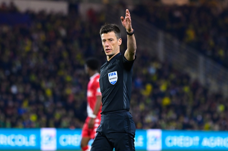  拜仁VS凱爾特人次回合裁判：法國裁判組執(zhí)法，主裁判巴斯蒂安