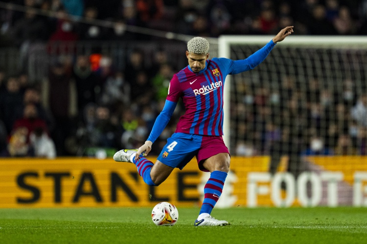  世體稱(chēng)贊阿勞霍：若能遠(yuǎn)離傷病，他將成為賽季關(guān)鍵階段的關(guān)鍵球員